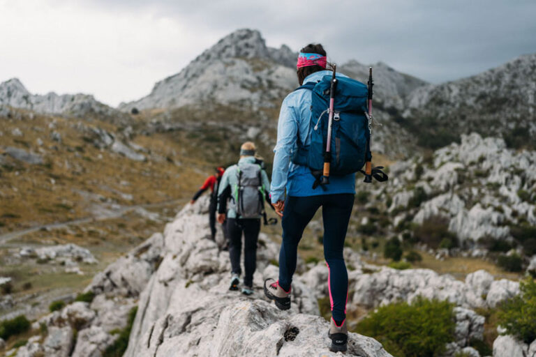 cmp-oberstdorf-rucksack-wanderstoecke